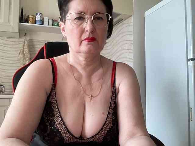 HotMilfPussy webcam