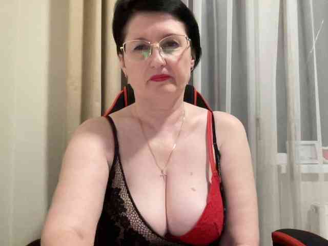 HotMilfPussy webcam