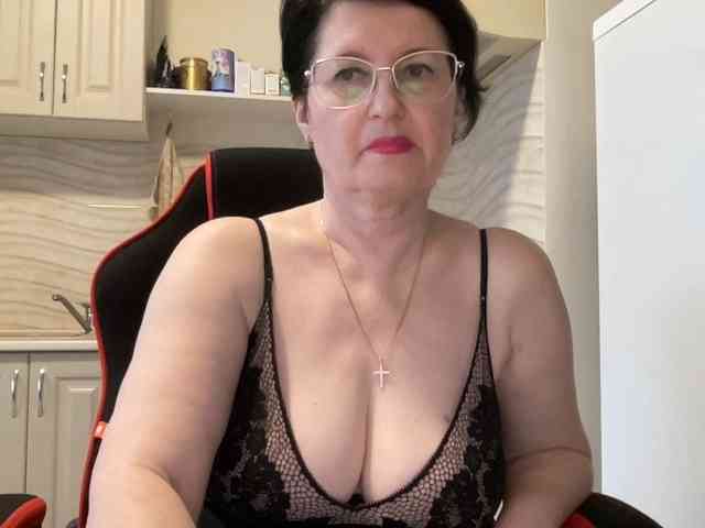 HotMilfPussy webcam