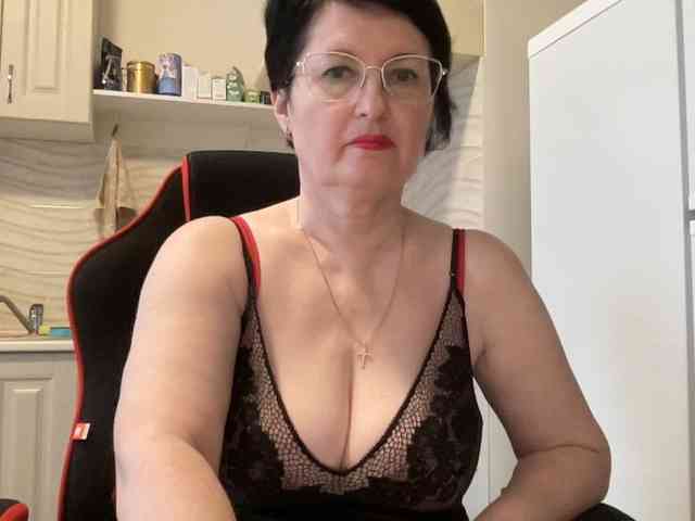 HotMilfPussy webcam