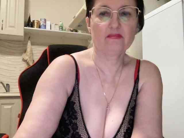 HotMilfPussy webcam
