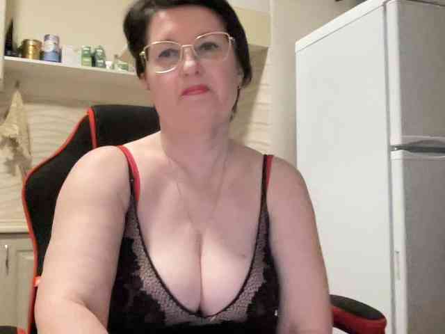 HotMilfPussy webcam