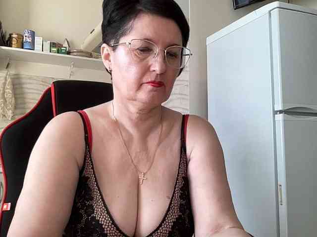 HotMilfPussy webcam