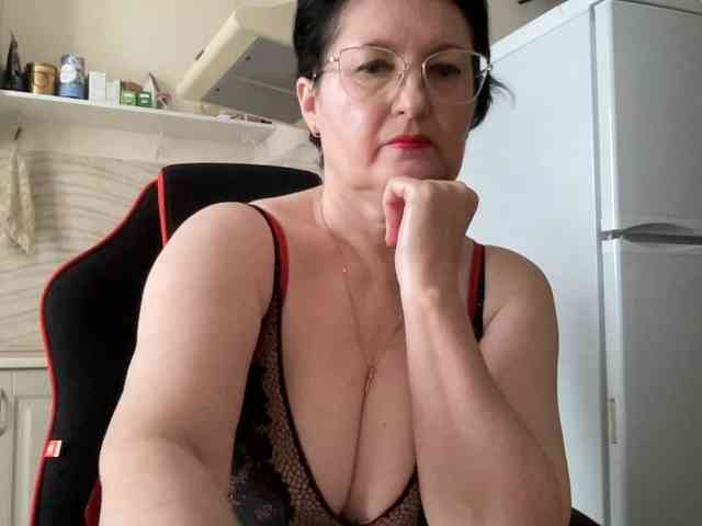 HotMilfPussy webcam