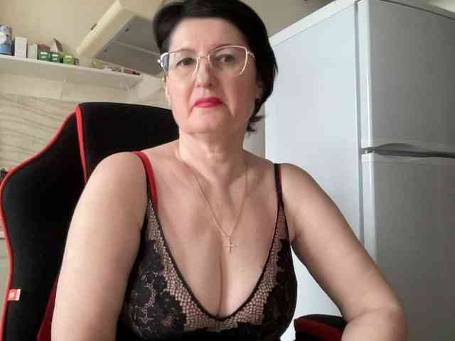 HotMilfPussy webcam