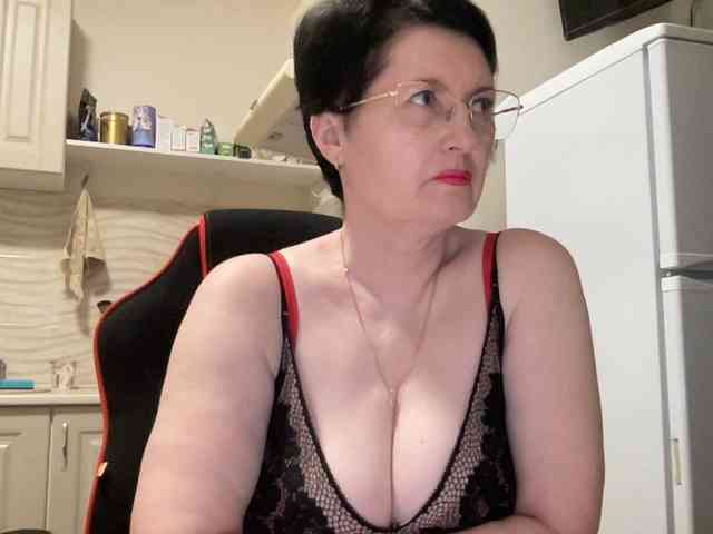 HotMilfPussy webcam