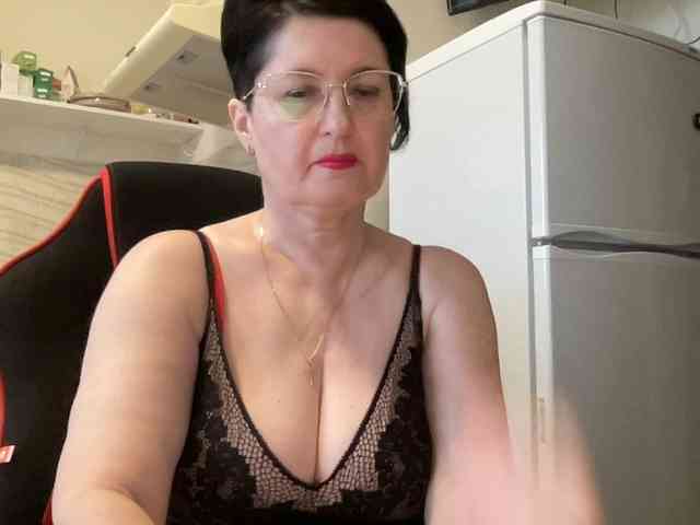 HotMilfPussy webcam