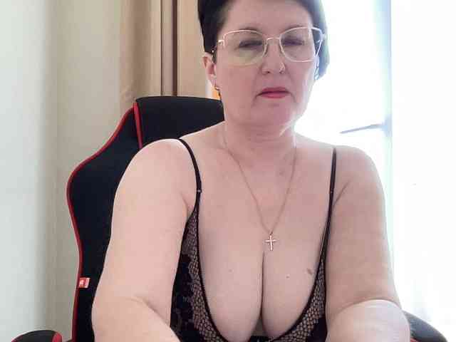 HotMilfPussy webcam