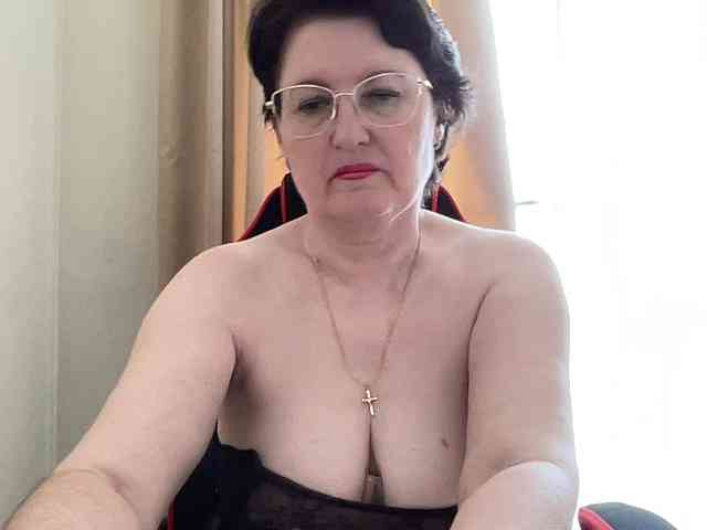 HotMilfPussy webcam