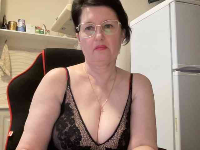 HotMilfPussy webcam