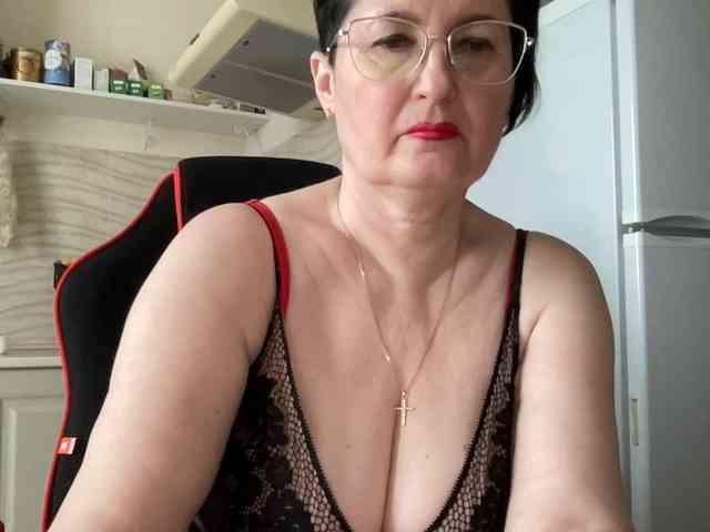 HotMilfPussy webcam