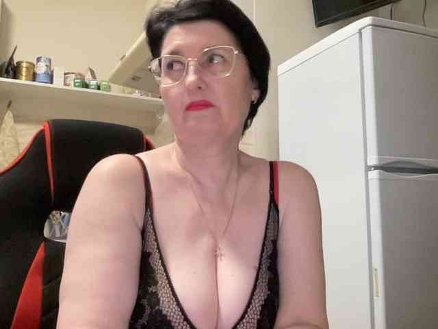 HotMilfPussy webcam