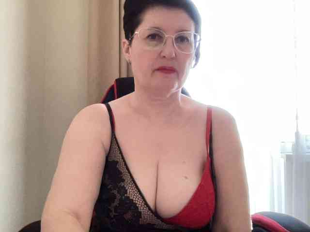 HotMilfPussy webcam