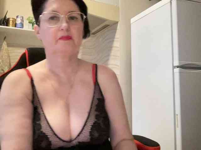 HotMilfPussy webcam