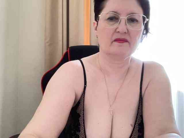 HotMilfPussy webcam