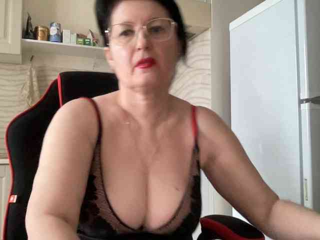 HotMilfPussy webcam