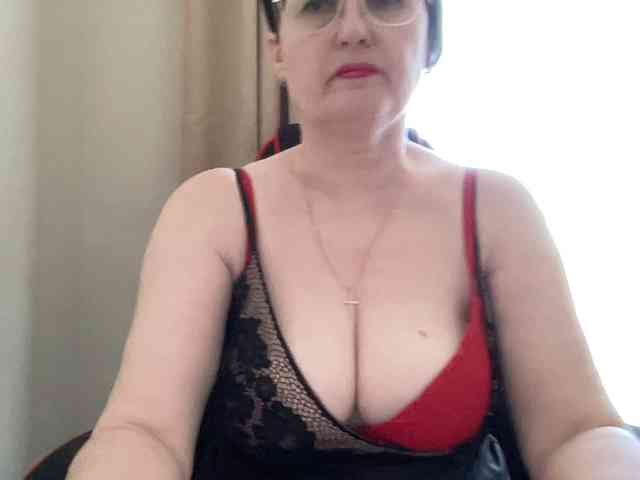 HotMilfPussy webcam