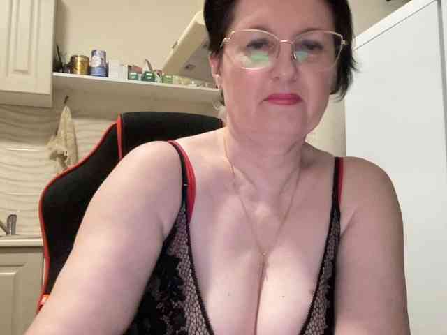 HotMilfPussy webcam