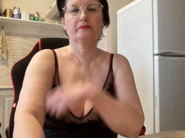 HotMilfPussy webcam