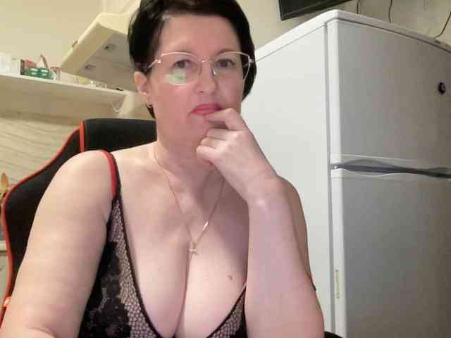HotMilfPussy webcam