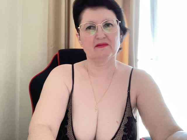 Модель: HotMilfPussy
