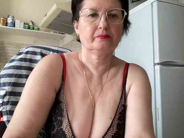 HotMilfPussy webcam