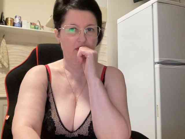 HotMilfPussy webcam