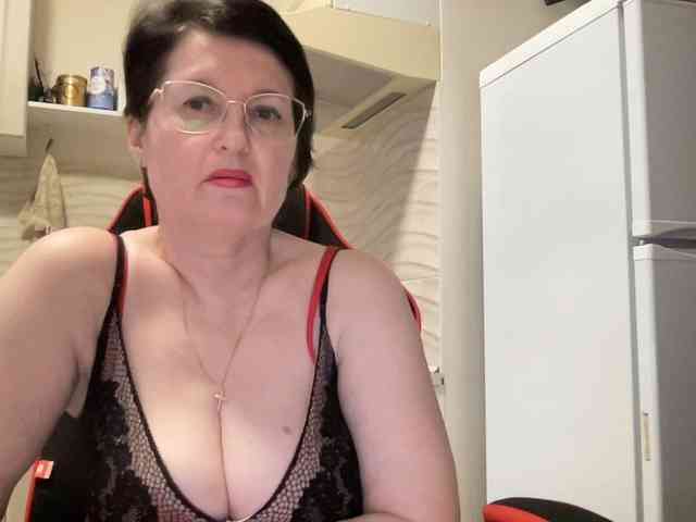 HotMilfPussy webcam