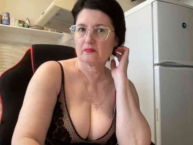 HotMilfPussy webcam