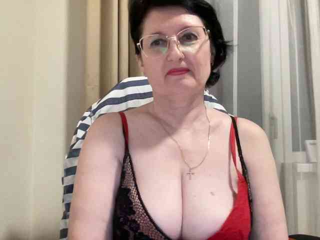 HotMilfPussy webcam