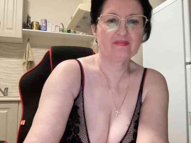 HotMilfPussy webcam