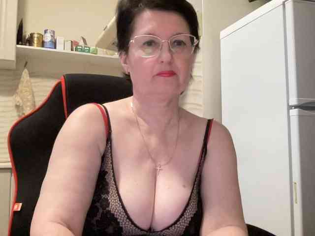 HotMilfPussy webcam