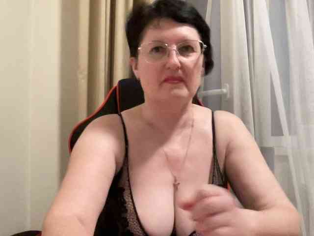 HotMilfPussy webcam
