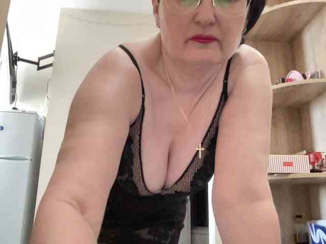HotMilfPussy webcam