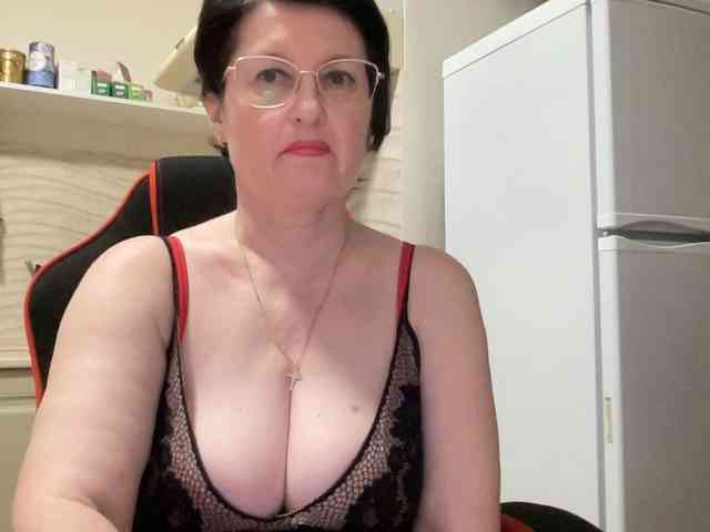 HotMilfPussy webcam