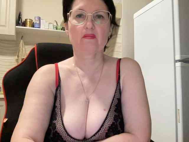 HotMilfPussy webcam