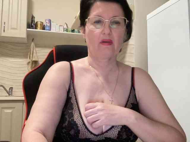 HotMilfPussy webcam