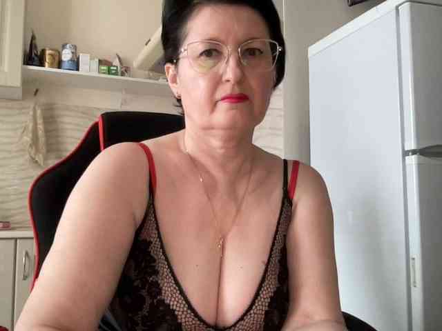 HotMilfPussy webcam