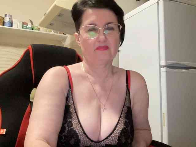HotMilfPussy webcam