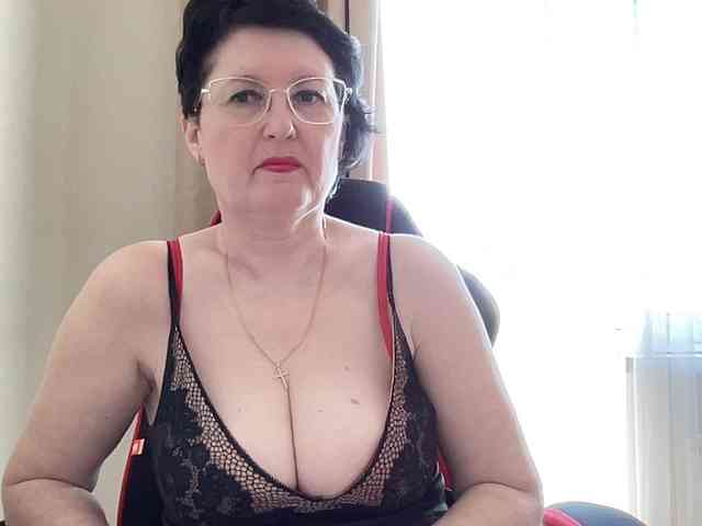 HotMilfPussy webcam