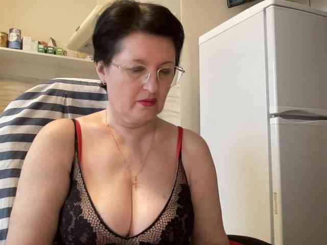 HotMilfPussy webcam