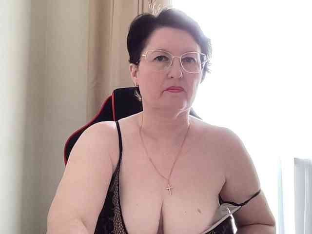 HotMilfPussy webcam