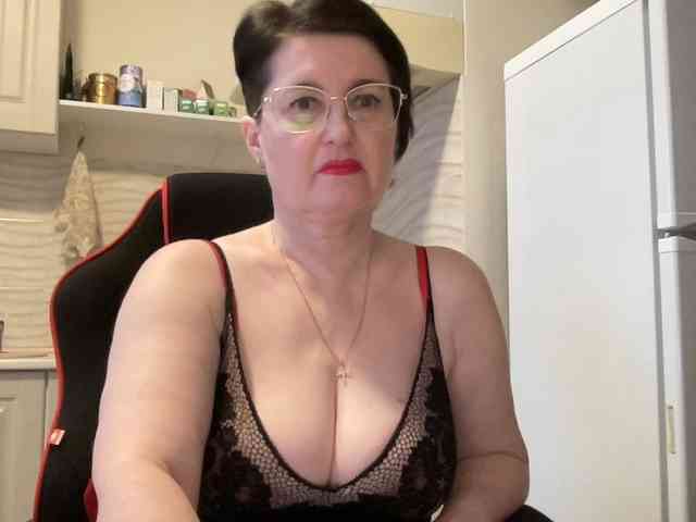 HotMilfPussy webcam