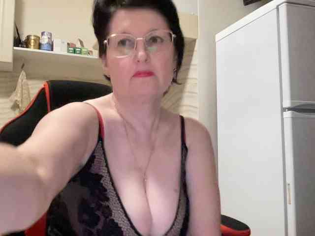 HotMilfPussy webcam