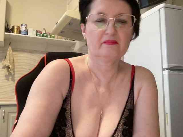 HotMilfPussy webcam