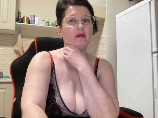 HotMilfPussy webcam