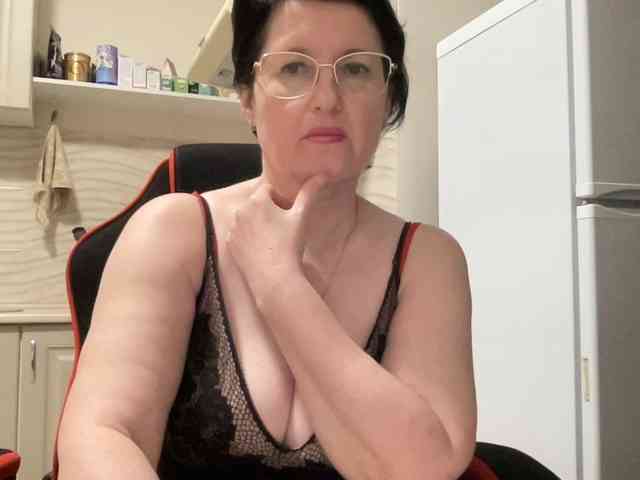 HotMilfPussy webcam