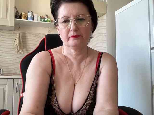 HotMilfPussy webcam