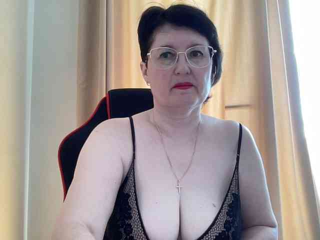 HotMilfPussy webcam