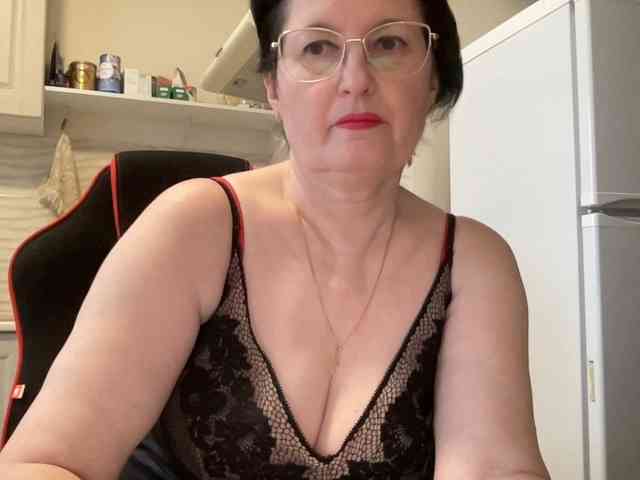 HotMilfPussy webcam